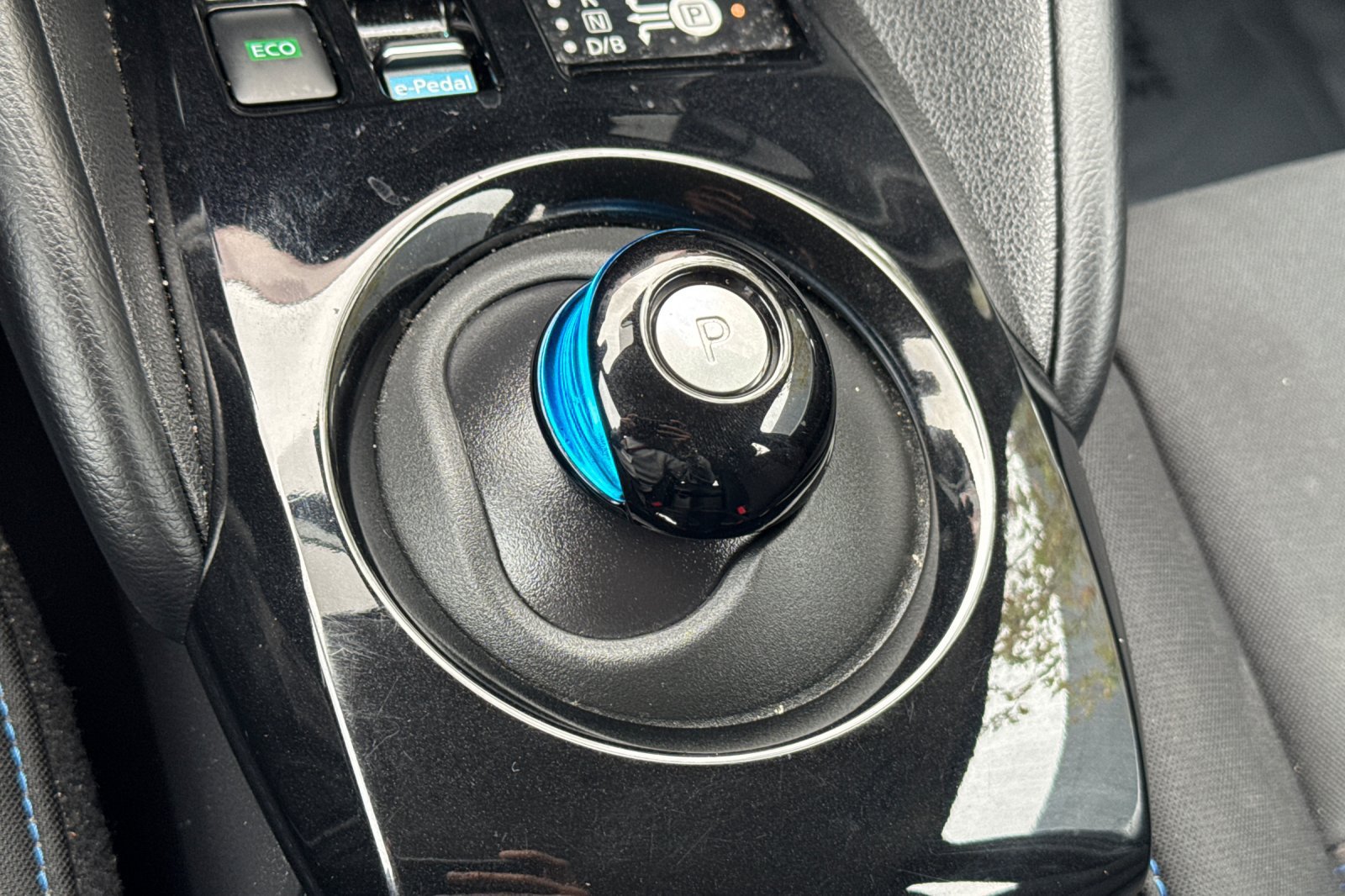 Certified 2025 Nissan Leaf SV Plus FWD image 35
