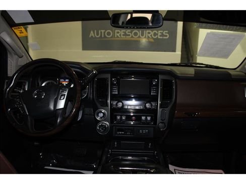 Used 2019 Nissan Titan Platinum Reserve w/ Platinum Utility Package image 17