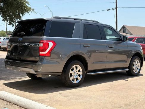 Used 2019 Ford Expedition XLT w/ Equipment Group 202A RWD image 3