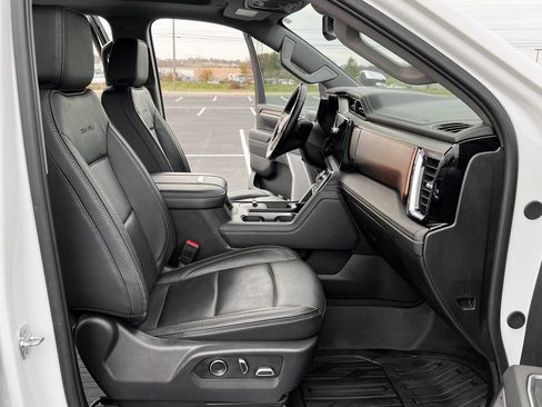 Used 2025 GMC Sierra 2500 Denali image 21