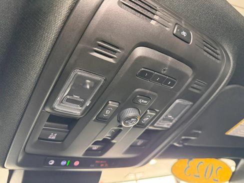 Used 2023 GMC Yukon Denali Ultimate AWD/4WD image 47