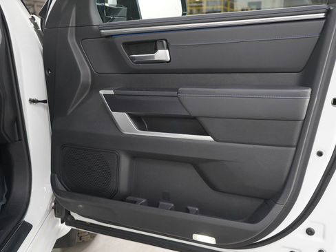 Used 2023 Toyota Sequoia Platinum image 9