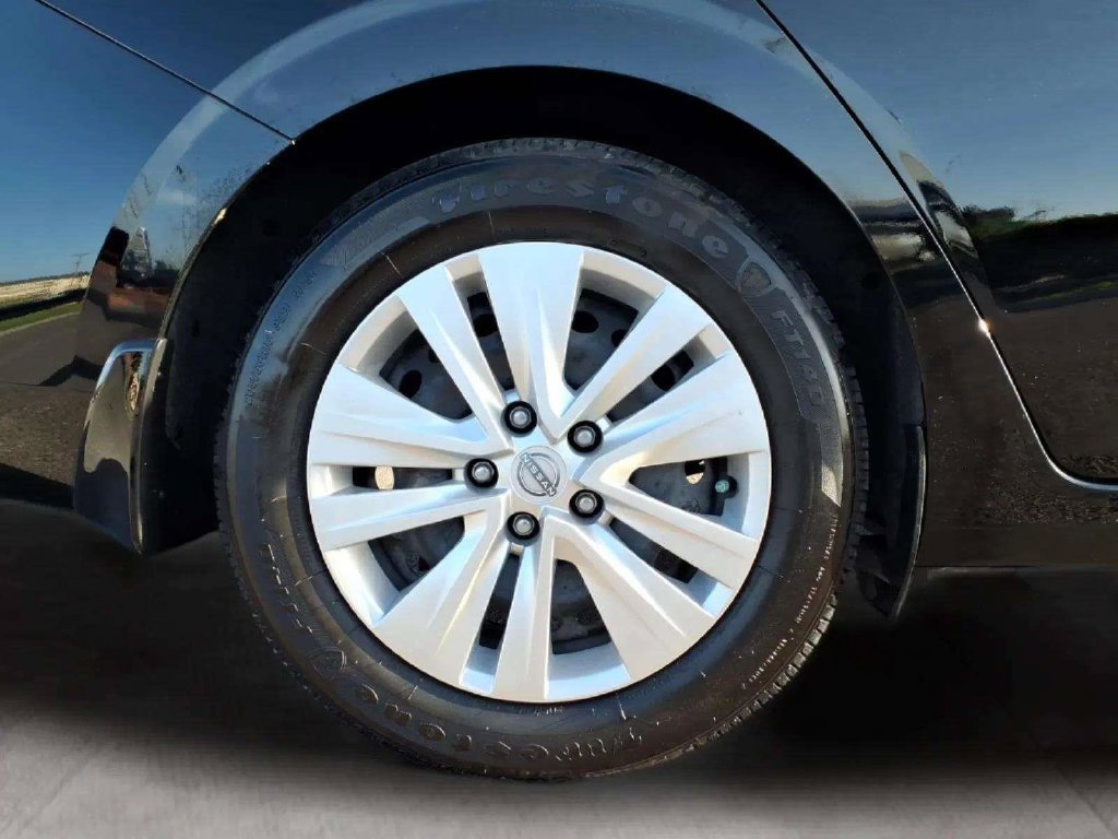Used 2025 Nissan Sentra S FWD image 20
