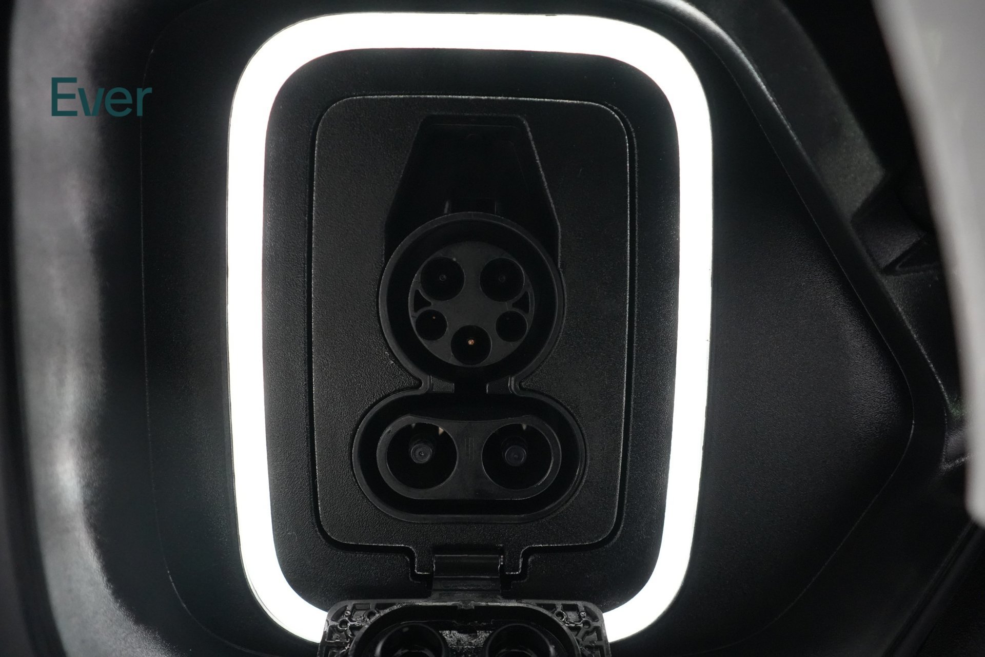 Used 2024 Rivian R1S Adventure Dual AWD/4WD image 10