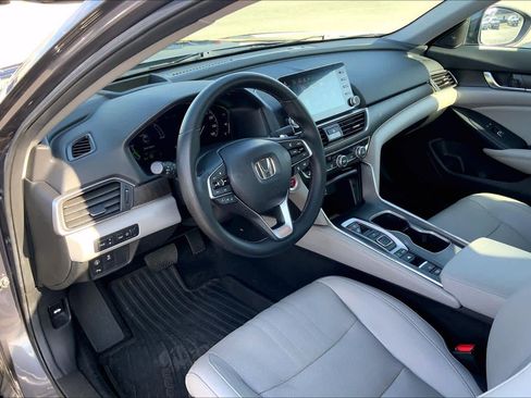 Used 2019 Honda Accord Touring image 18