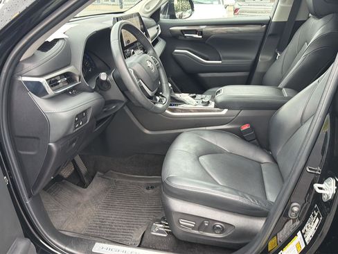 Used 2023 Toyota Highlander Limited AWD/4WD image 10