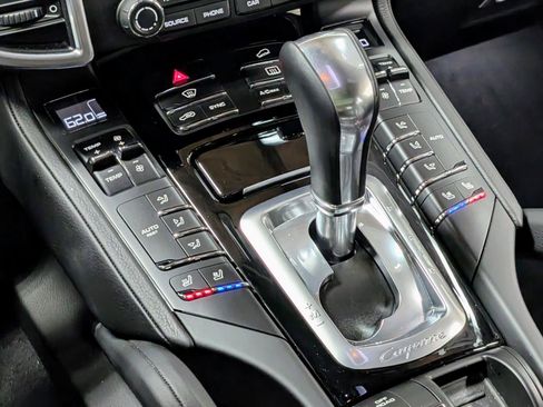Used 2018 Porsche Cayenne S AWD/4WD image 27