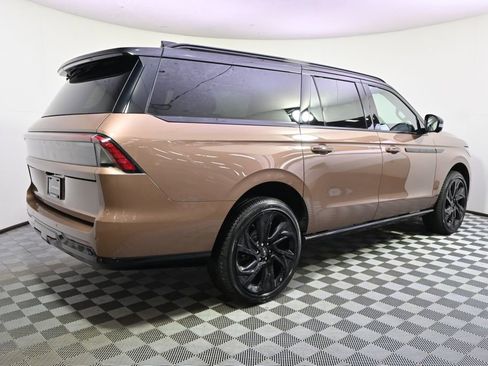 New 2026 Lincoln Navigator L Black Label AWD/4WD image 7