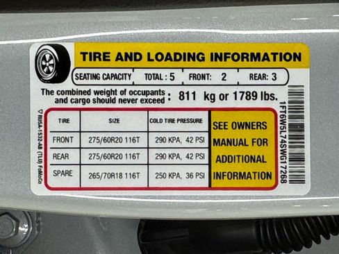Used 2025 Ford F150 Lightning Lariat image 31