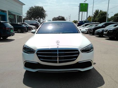 Used 2021 Mercedes-Benz S 580 4MATIC Sedan image 2