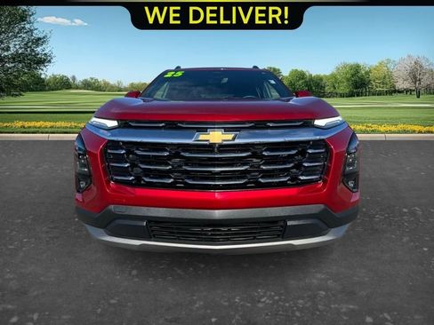 Used 2025 Chevrolet Equinox LT w/ Convenience Package II AWD/4WD image 2