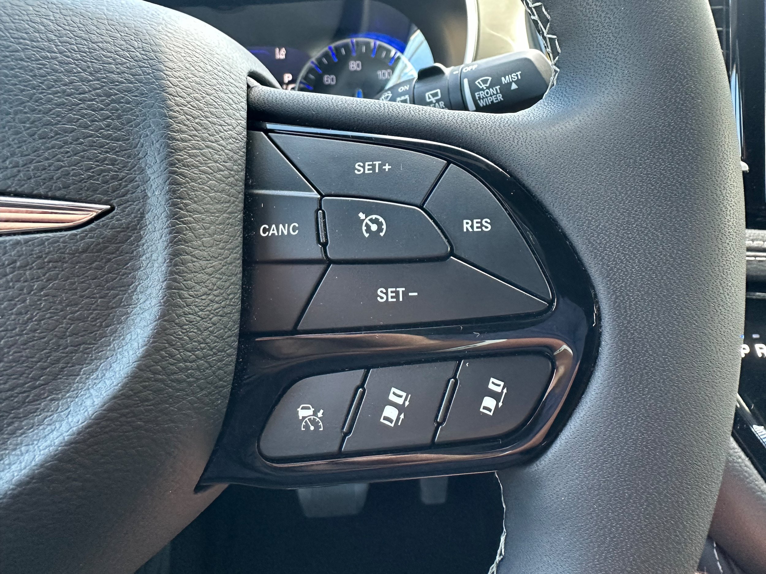 Used 2024 Chrysler Pacifica Limited w/ S Appearance Package FWD image 24