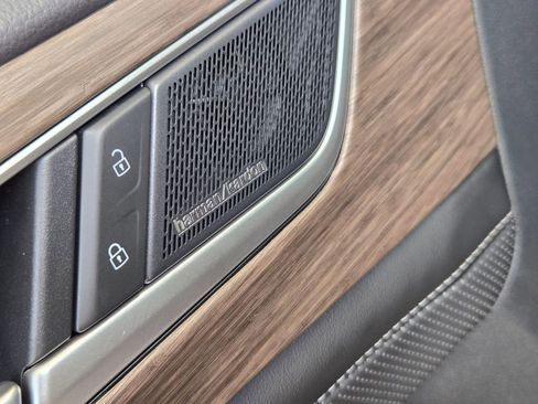 Used 2025 Volkswagen Atlas SEL Premium R-Line image 13