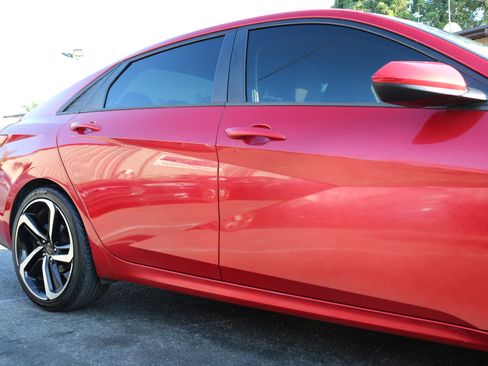 Used 2021 Hyundai Elantra SE image 9