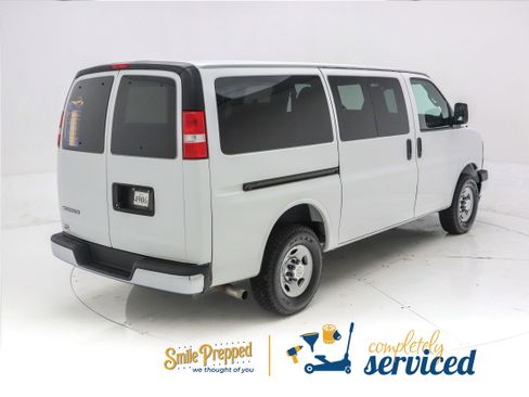 Used 2020 Chevrolet Express 3500 LT w/ LT Preferred Equipment Group image 4