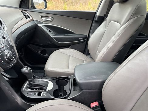 Used 2018 Hyundai Santa Fe Limited image 24