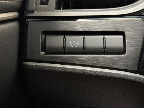 Used 2025 Lexus ES 300h w/ Premium Package FWD image 30