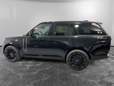 New 2025 Land Rover Range Rover SE image 2