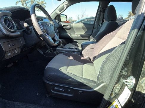 Used 2021 Toyota Tacoma TRD Sport image 10