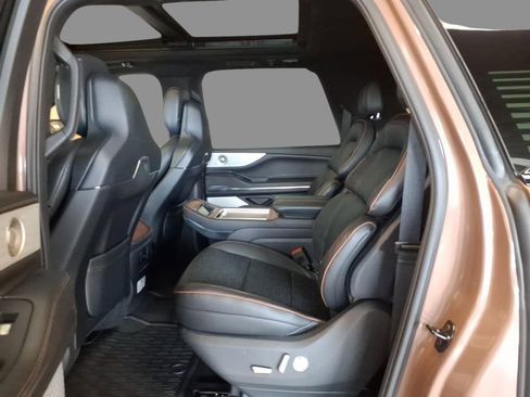 New 2026 Lincoln Navigator L Black Label AWD/4WD image 9