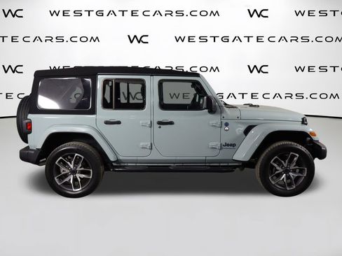 Used 2024 Jeep Wrangler Unlimited AWD/4WD image 49