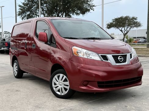 Used 2021 Nissan NV200 SV image 2