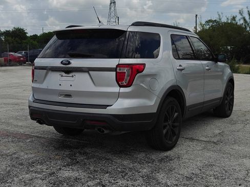 Used 2019 Ford Explorer XLT w/ Equipment Group 202A FWD image 4
