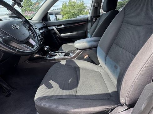 Used 2015 Kia Sorento LX AWD/4WD image 10