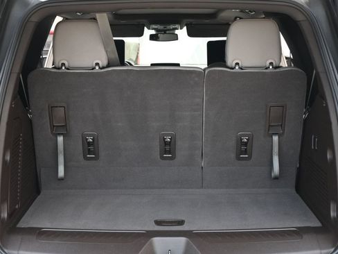 Used 2023 GMC Yukon SLT RWD image 23