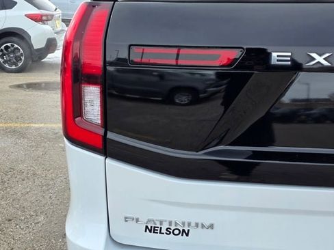 Used 2025 Ford Expedition Max Platinum image 11