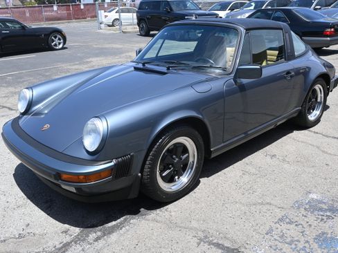 Used 1987 Porsche 911 Carrera RWD image 2