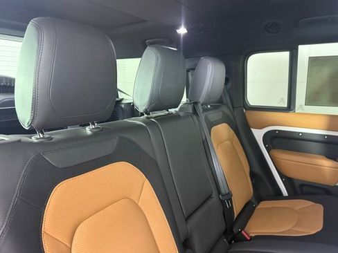 Used 2024 Land Rover Defender 130 X-Dynamic SE image 29