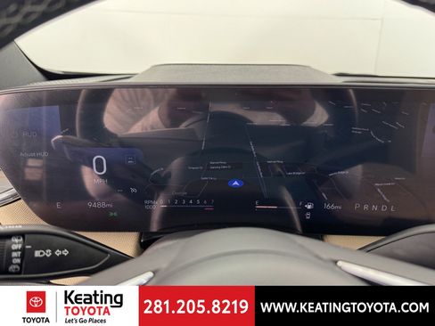Used 2025 Buick Enclave Preferred w/ Power Package FWD image 23