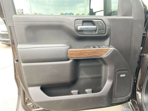 Used 2020 Chevrolet Silverado 1500 High Country w/ Technology Package AWD/4WD image 23