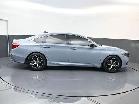 Used 2022 Honda Accord Sport image 2