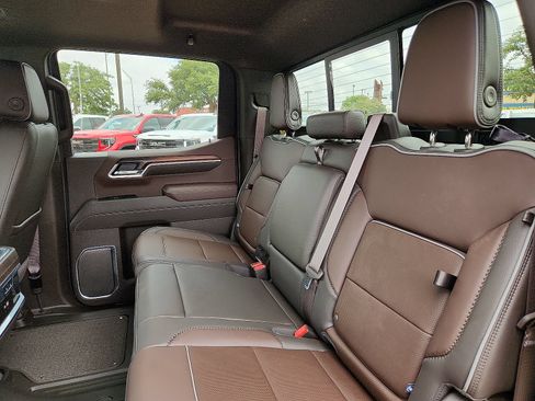 Used 2025 GMC Sierra 1500 Denali AWD/4WD image 11
