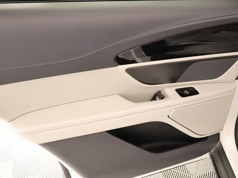 New 2026 Lincoln Nautilus Premier w/ Jet Appearance Package AWD/4WD image 17