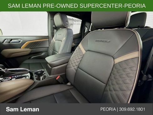 Used 2023 GMC Canyon Denali image 22