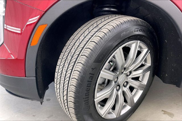 Used 2020 Cadillac XT4 Premium Luxury w/ Cold Weather Package AWD/4WD image 33
