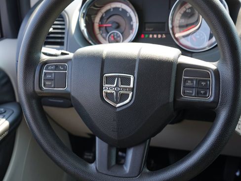 Used 2018 Dodge Grand Caravan SE w/ UConnect Hands-Free Group FWD image 22