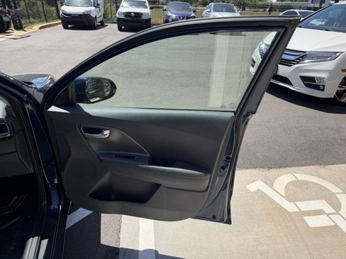 Used 2019 Kia Niro LX FWD image 16