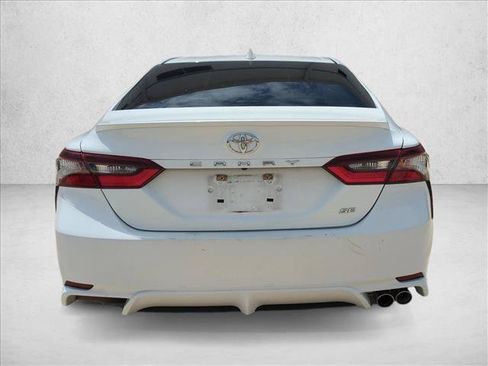 Used 2021 Toyota Camry SE FWD image 6