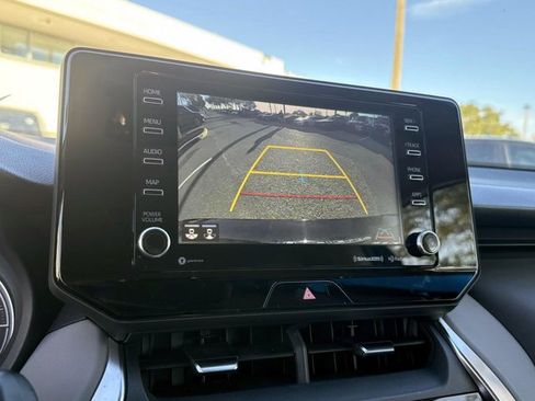 Used 2022 Toyota Venza image 25