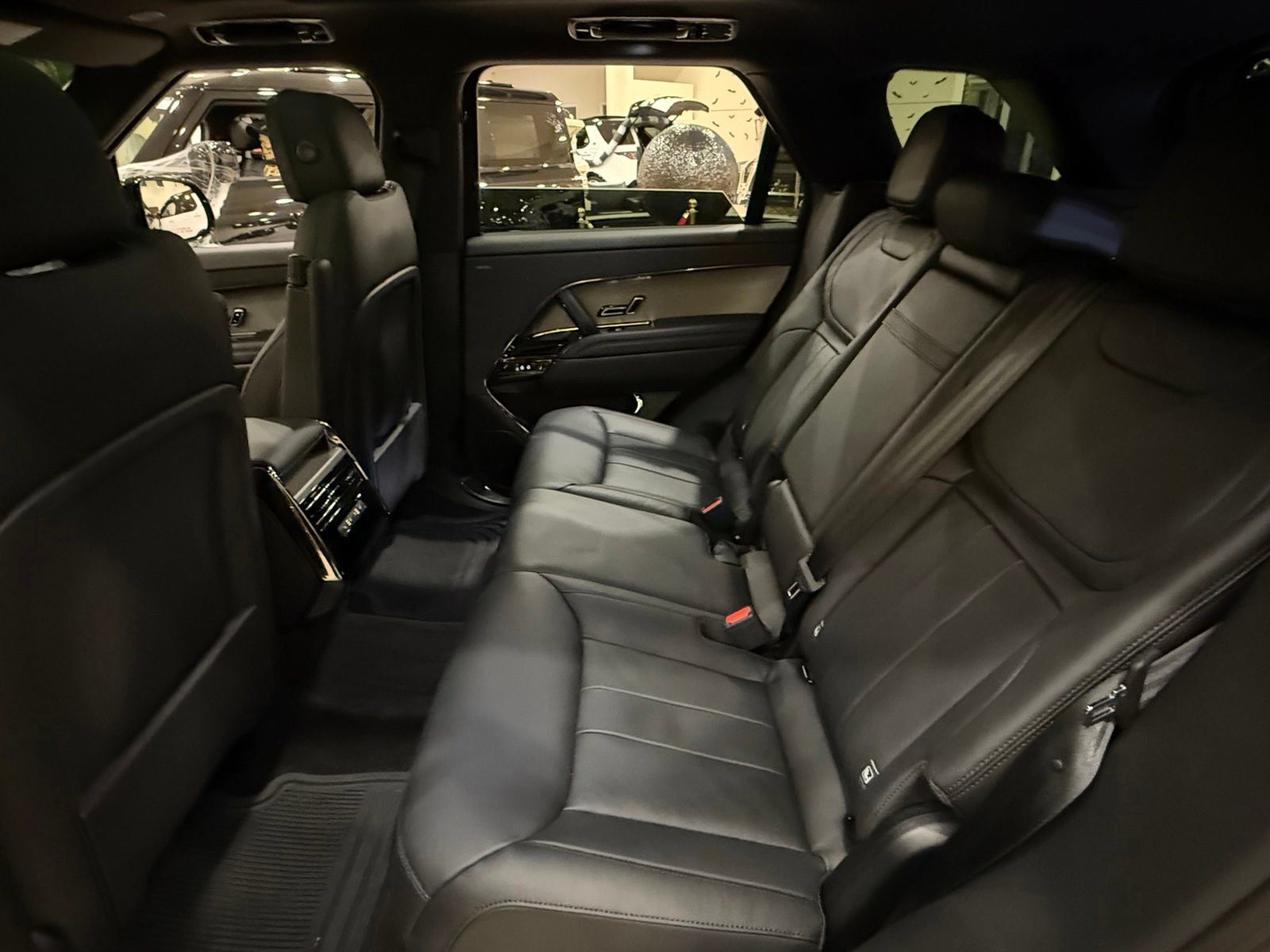 New 2026 Land Rover Range Rover Sport SE AWD/4WD image 16