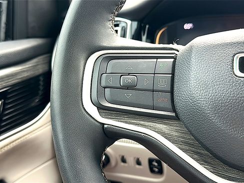 Used 2023 Jeep Wagoneer L Series II w/ Convenience Group I image 30