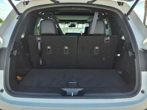 Used 2025 Honda Pilot Black Edition image 7