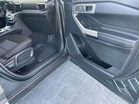 Used 2024 Ford Explorer XLT image 23