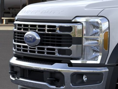 New 2026 Ford F450 XL w/ XL Chrome Package RWD image 17