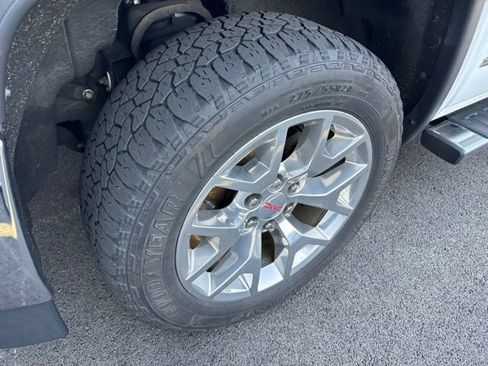 Used 2018 GMC Sierra 1500 SLT AWD/4WD image 13