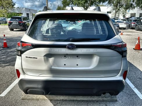 Used 2025 Subaru Forester AWD/4WD image 7